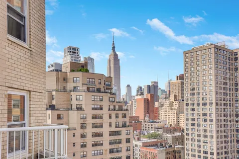 $675,000 | 305 East 24th Street, Unit 18F | Kips Bay
