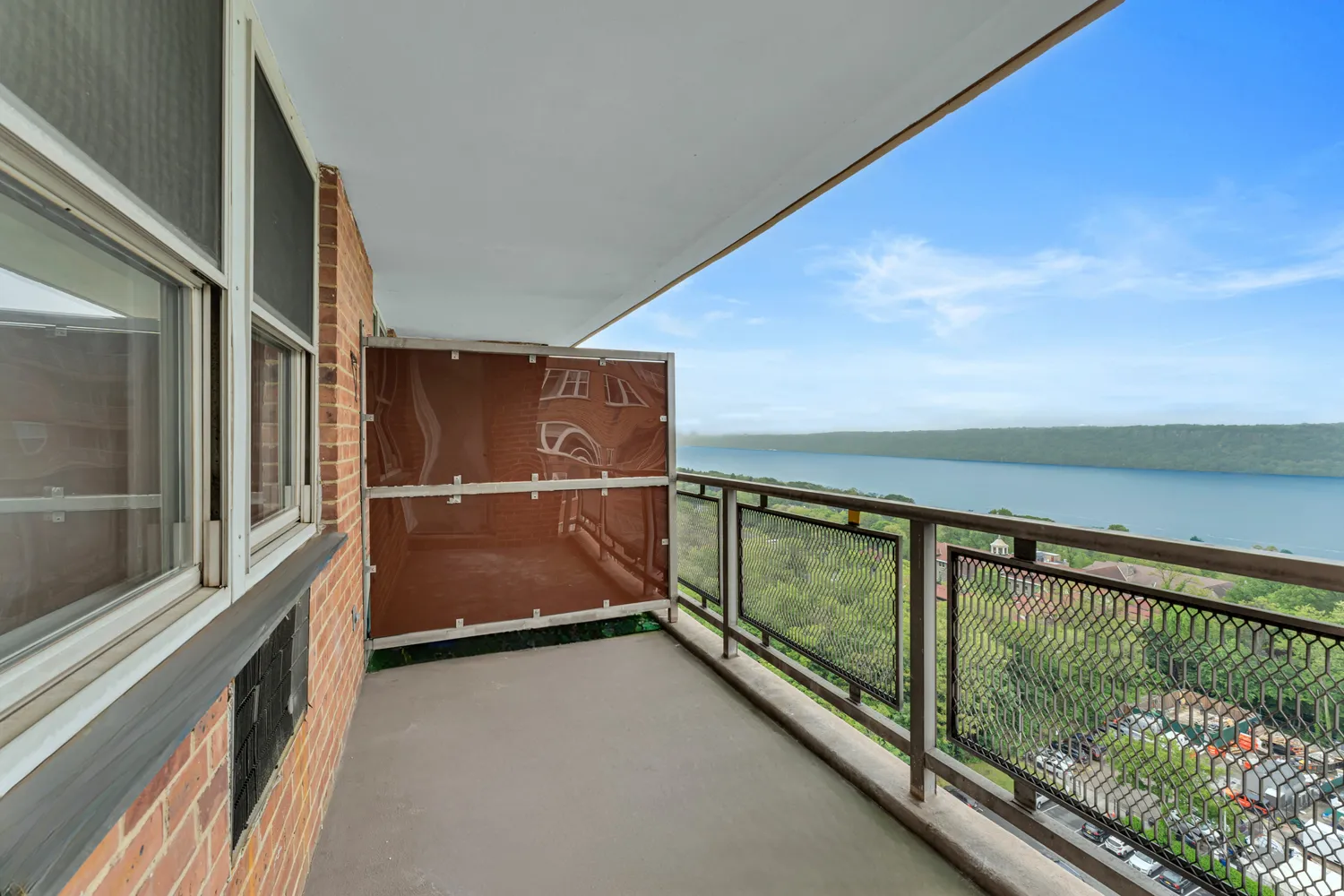 $369,000 | 5700 Arlington Avenue, Unit 20K | North Riverdale