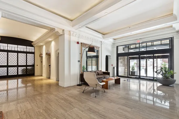 $255,000 | 111 South 15th Street, Unit 2106, Philadelphia, PA 19102