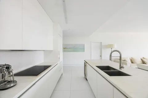$3,900,000 | 801 South Pointe Drive, Unit 301, Miami Beach, FL 33139