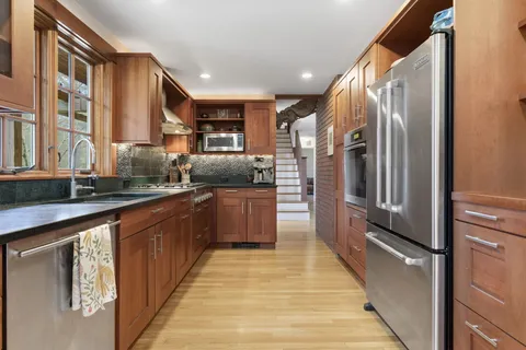 Contact Agent | 30 Volunteer Way, Lexington, MA 02420