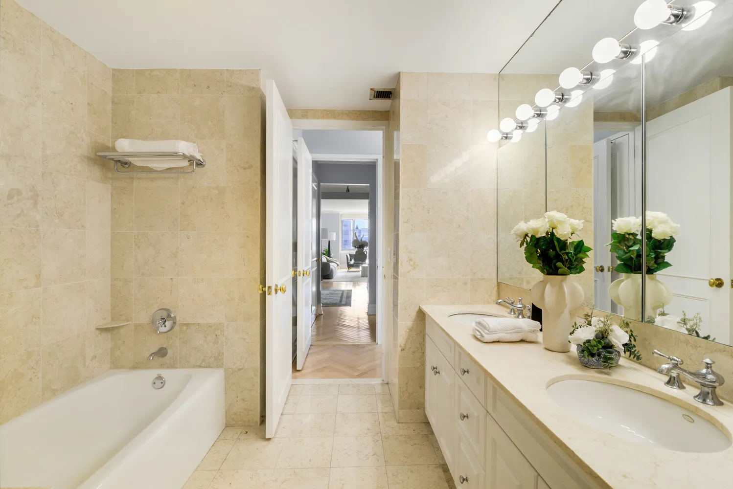 $2,290,000 | 2 Columbus Avenue, Unit 17C | Upper West Side