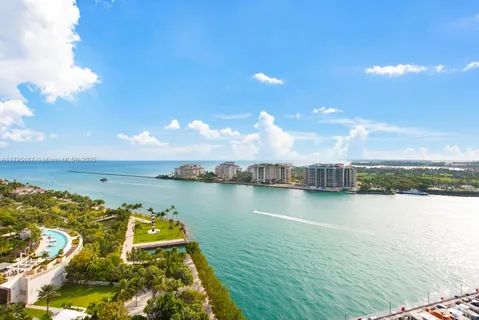 $4,500,000 | 1000 South Pointe Drive, Unit 1903, Miami Beach, FL 33139