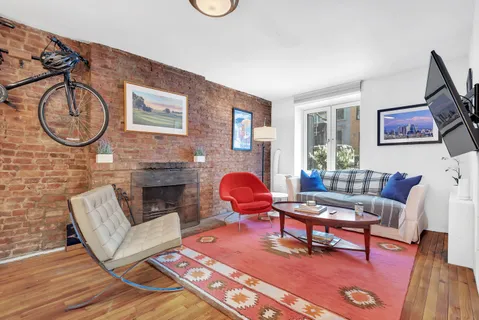 $795,000 | 220 West 15th Street, Unit 1A | Chelsea