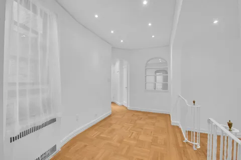 $849,000 | 225 West 25th Street, Unit 5K | Chelsea