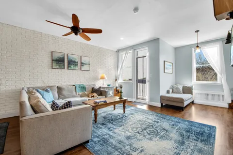 $1,495,000 | 594 6th Avenue, Unit 3 | Park Slope