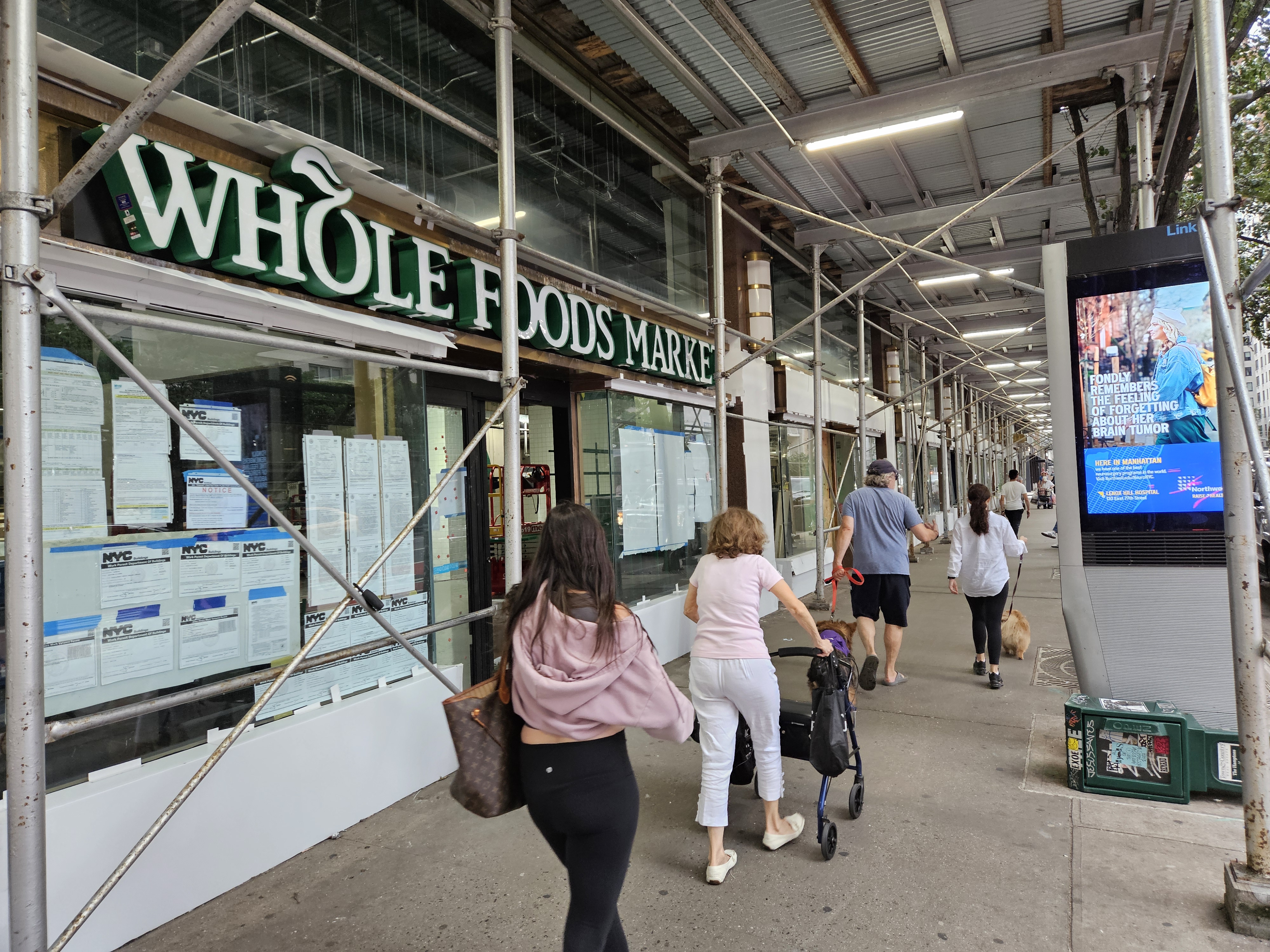 169 East 69th Street, Unit 7/8 B Manhattan, NY 10021 - Photo 22 of 30 a view of steet corner
