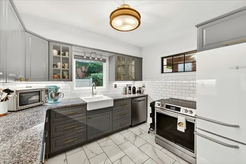 $350,000 | 2225 Ashley Road, Charlotte, NC 28208