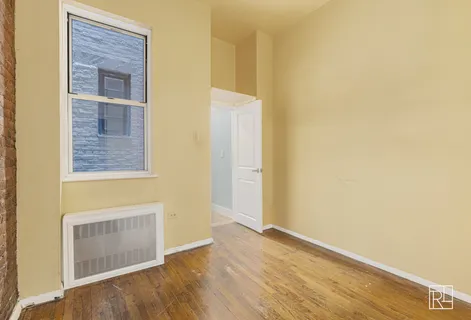 $455,000 | 152 East 83rd Street, Unit 1D | Upper East Side