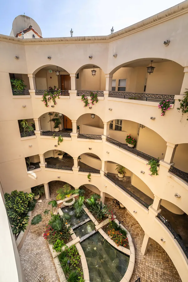 $1,149,988 | 10364 Almayo Avenue, Unit 103, Los Angeles, CA 90064