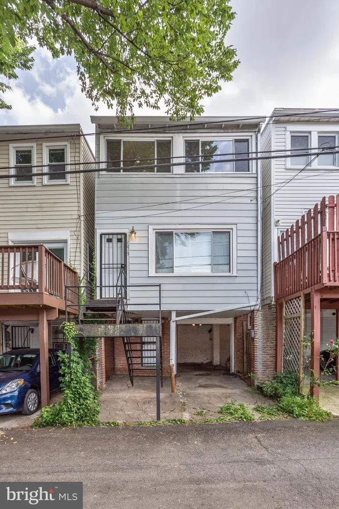 $3,300 | 1015 Quebec Place Northwest, Washington, DC 20010