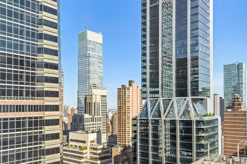 $1,900,000 | 60 East 55th Street, Unit 40B | Midtown East