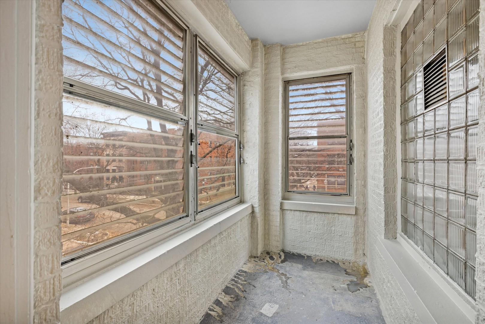 1501 West Cornelia Avenue, Unit 2 Chicago, IL 60657 - Photo 17 of 20