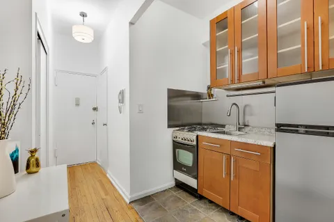 $399,000 | 321 East 89th Street, Unit 4E | Upper East Side