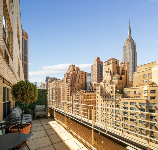 $925,000 | 35 Park Avenue, Unit 17C | Murray Hill