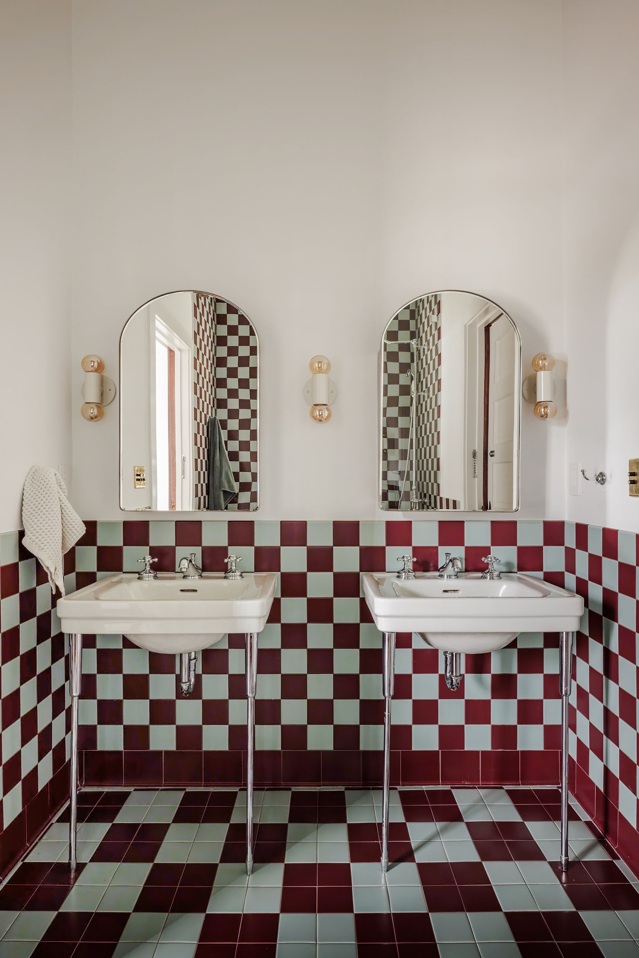 606 West 35th Street Austin, TX 78705 - Photo 30 of 37 a room with lots of white checkered floor and white walls