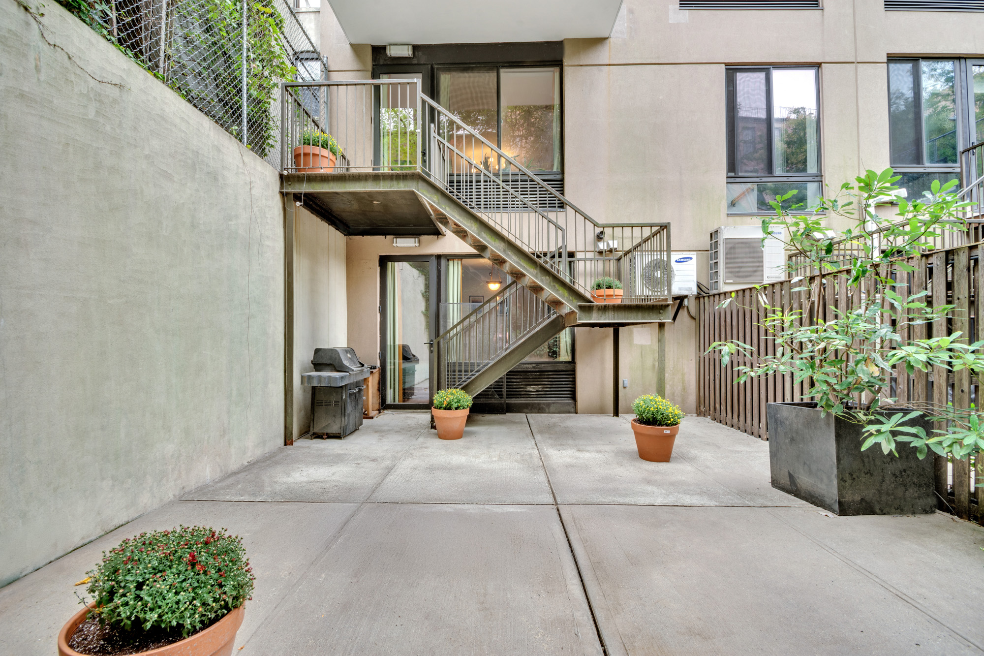 5 West 127th Street, Unit 1B Manhattan, NY 10027 - Photo 2 of 11 a view of entryway and hall