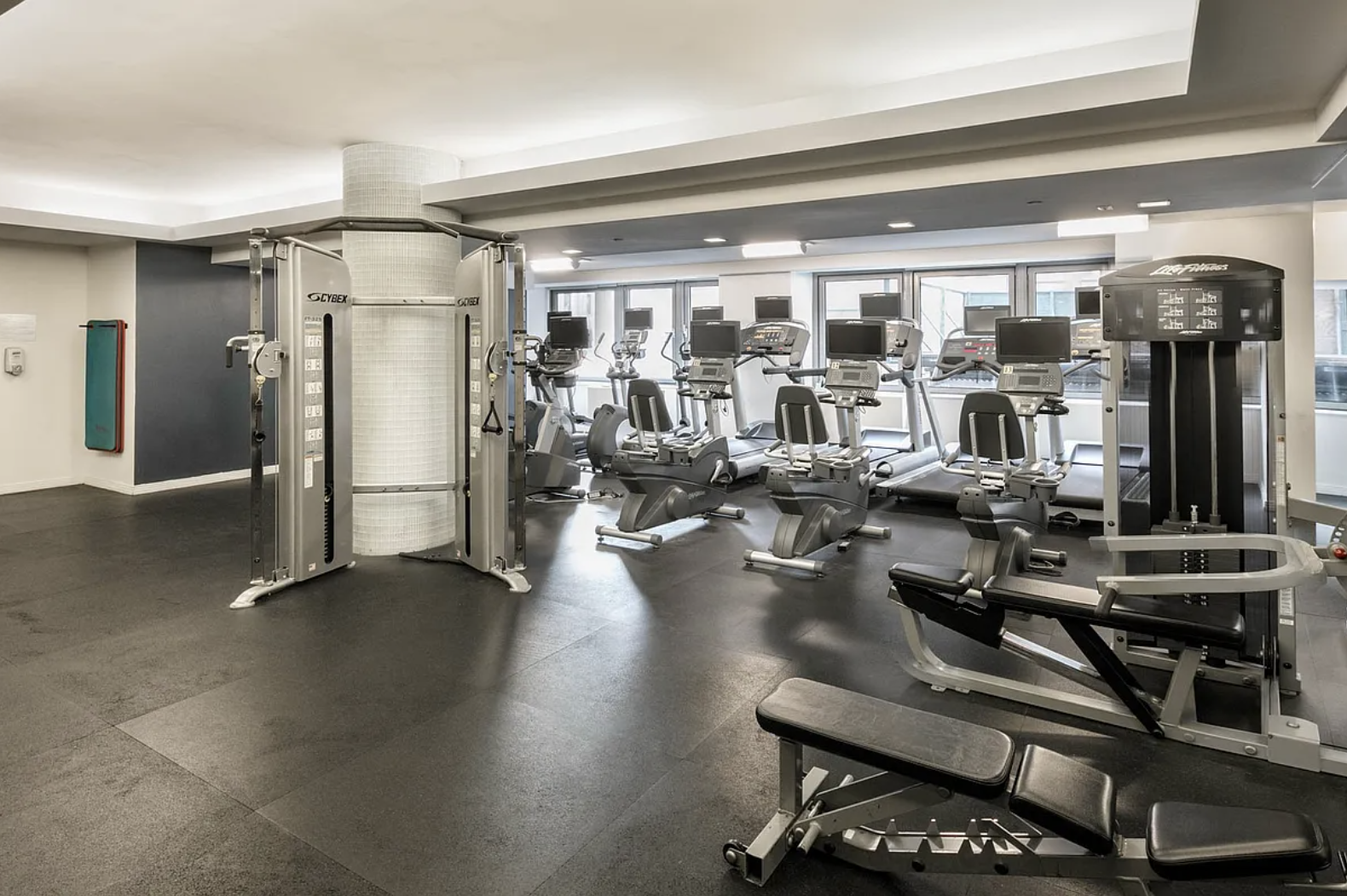 350 West 37th Street, Unit 14E Manhattan, NY 10018 - Photo 5 of 12 Gallery Image 5