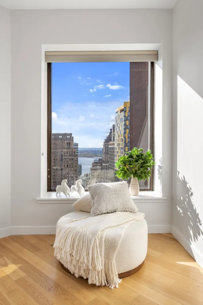 $2,195,000 | 75 Wall Street, Unit 36FF | Financial District