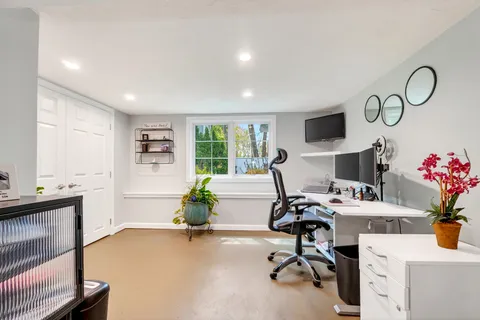 $1,265,000 | 2 Heritage Lane, Saugus, MA 01906