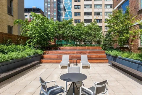 $1,795,000 | 301 West 53rd Street, Unit 18A | Hell's Kitchen