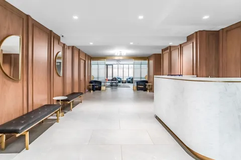 $585,000 | 363 East 76th Street, Unit 14E | Lenox Hill