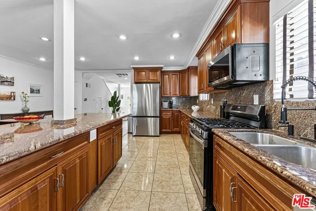 $1,400,000 | 3627 Olympiad Drive, View Park, CA 90043