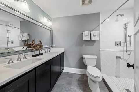 $1,565,000 | 2712 West Sunnyside Avenue, Chicago, IL 60618