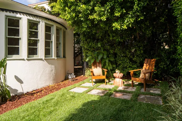 $1,495,000 | 2916 Swan Place, Los Angeles, CA 90026