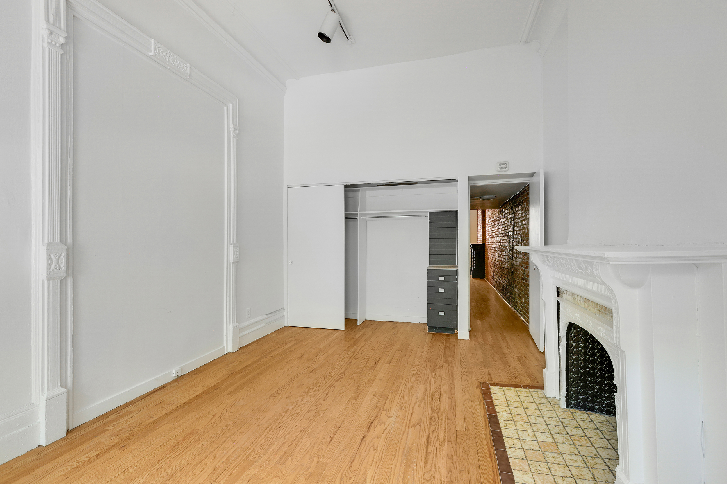 27 West 88th Street, Unit 2 Manhattan, NY 10024 - Photo 5 of 9