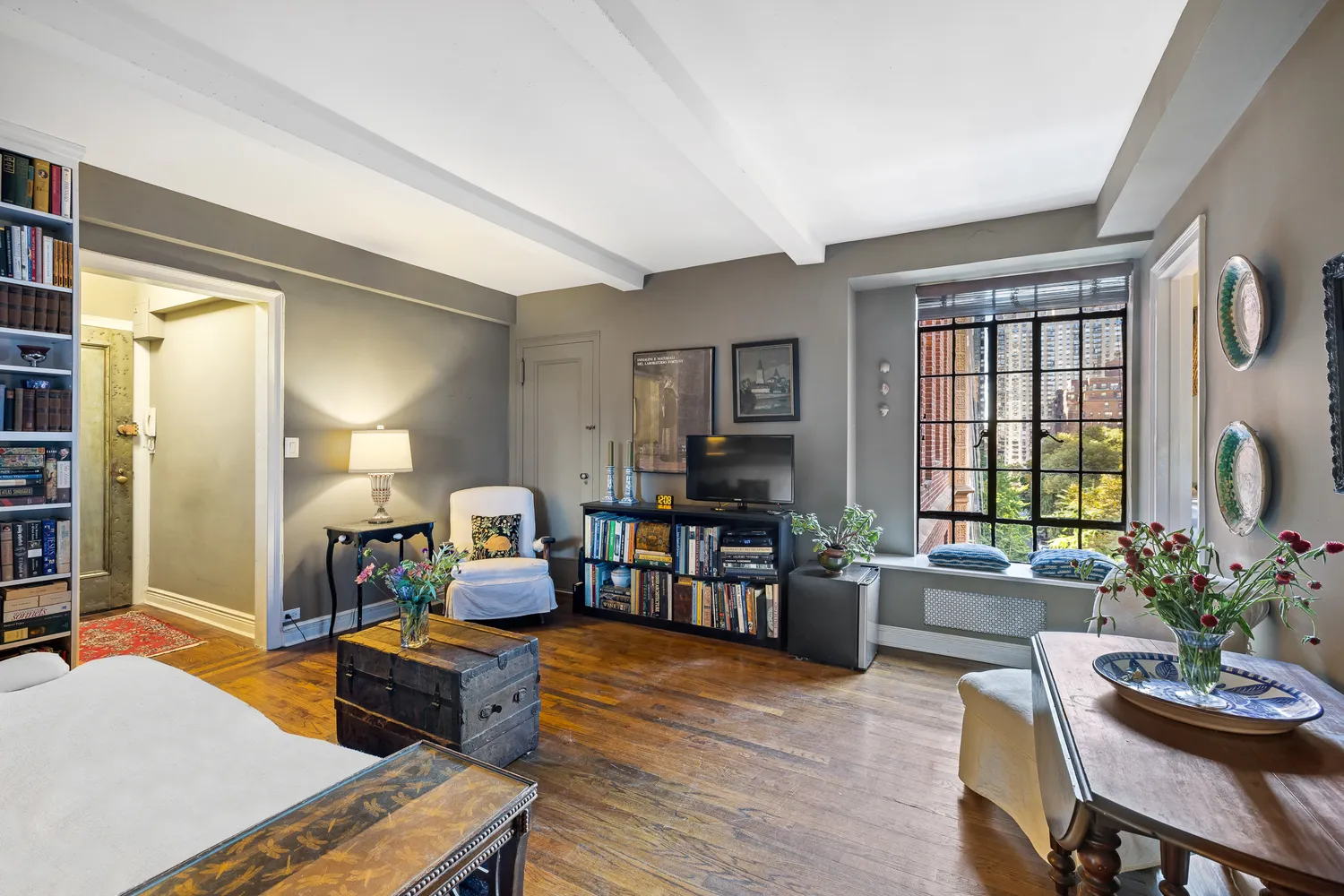 $725,000 | 333 East 43rd Street | Midtown East