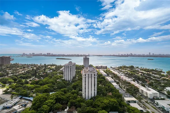 $398,000 | 2000 Towerside Terrace, Unit PH9, Miami, FL 33138