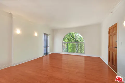 $1,995,000 | 251 North Kenmore Avenue, Los Angeles, CA 90004