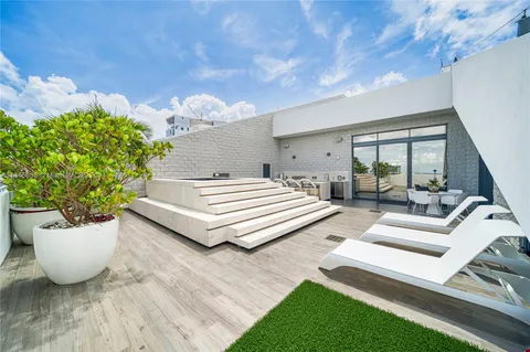 $5,799,900 | 88 Southwest 7th Street, Unit PH4303, Miami, FL 33130
