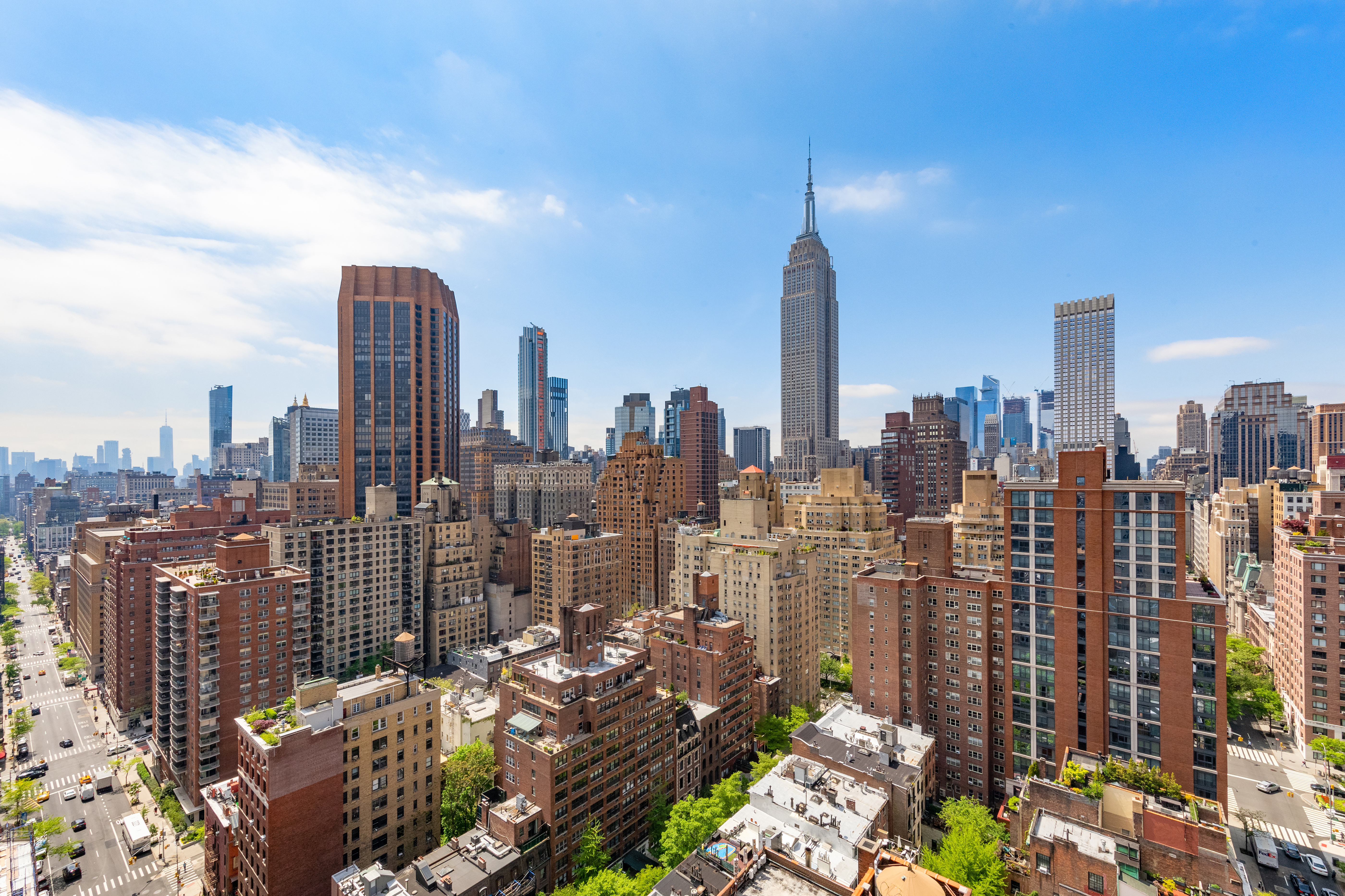 137 East 36th Street, Unit 21F Manhattan, NY 10016 - Photo 4 of 20 a city view with lot of high rise buildings