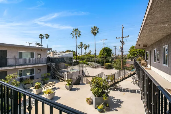 $818,000 | 445 Washington Boulevard, Unit 10, Marina del Rey, CA 90292