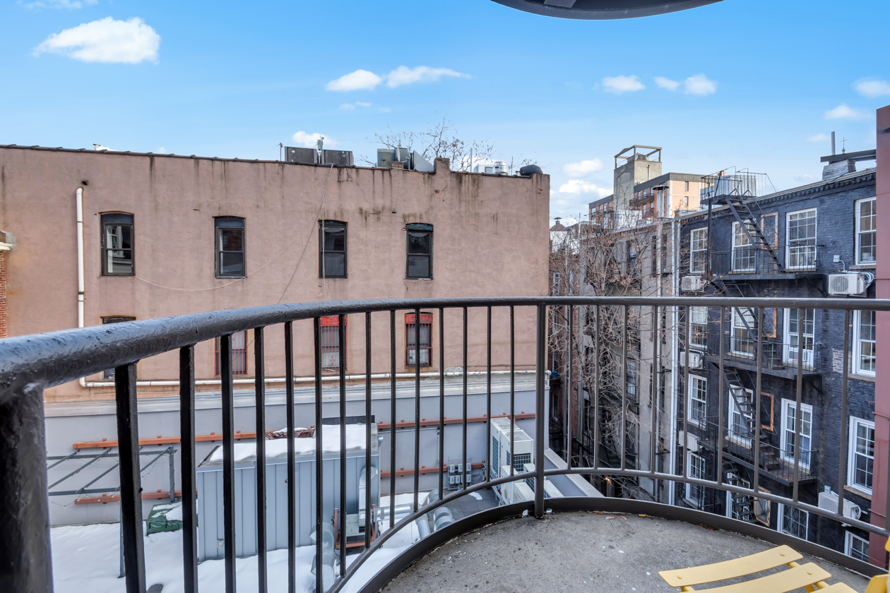 65 Cooper Square, Unit 3D Manhattan, NY 10003 - Photo 7 of 11 a view of a balcony
