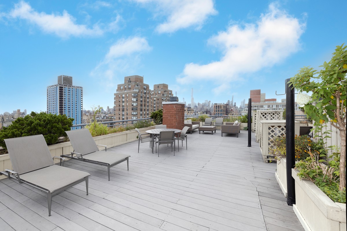 250 West 89th Street, Unit 5A Manhattan, NY 10024 - Photo 5 of 8 a view of a terrace with furniture