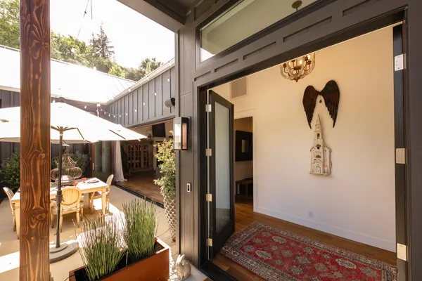 $2,550,000 | 28960 Crags Drive, Agoura Hills, CA 91301