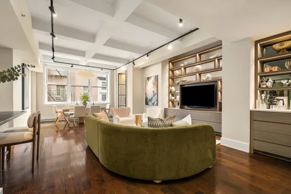 $3,250,000 | 161 Grand Street, Unit 3B | SoHo