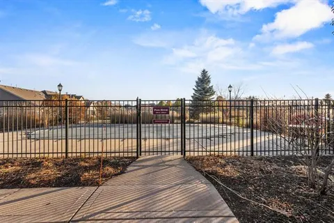 $525,000 | 10 Pond View Way, Fitchburg, WI 53711