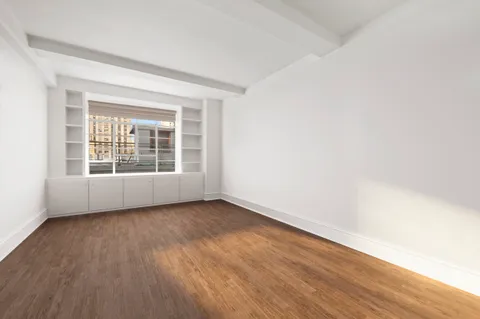$1,800,000 | 320 Central Park West, Unit 5L | Upper West Side