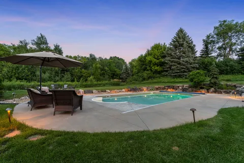 $1,195,000 | 10974 Alameda Avenue, Inver Grove Heights, MN 55077