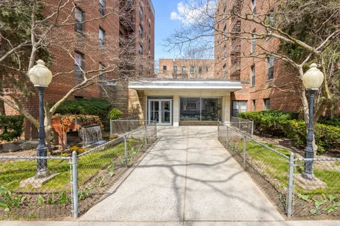 a picture of a bench in front of door