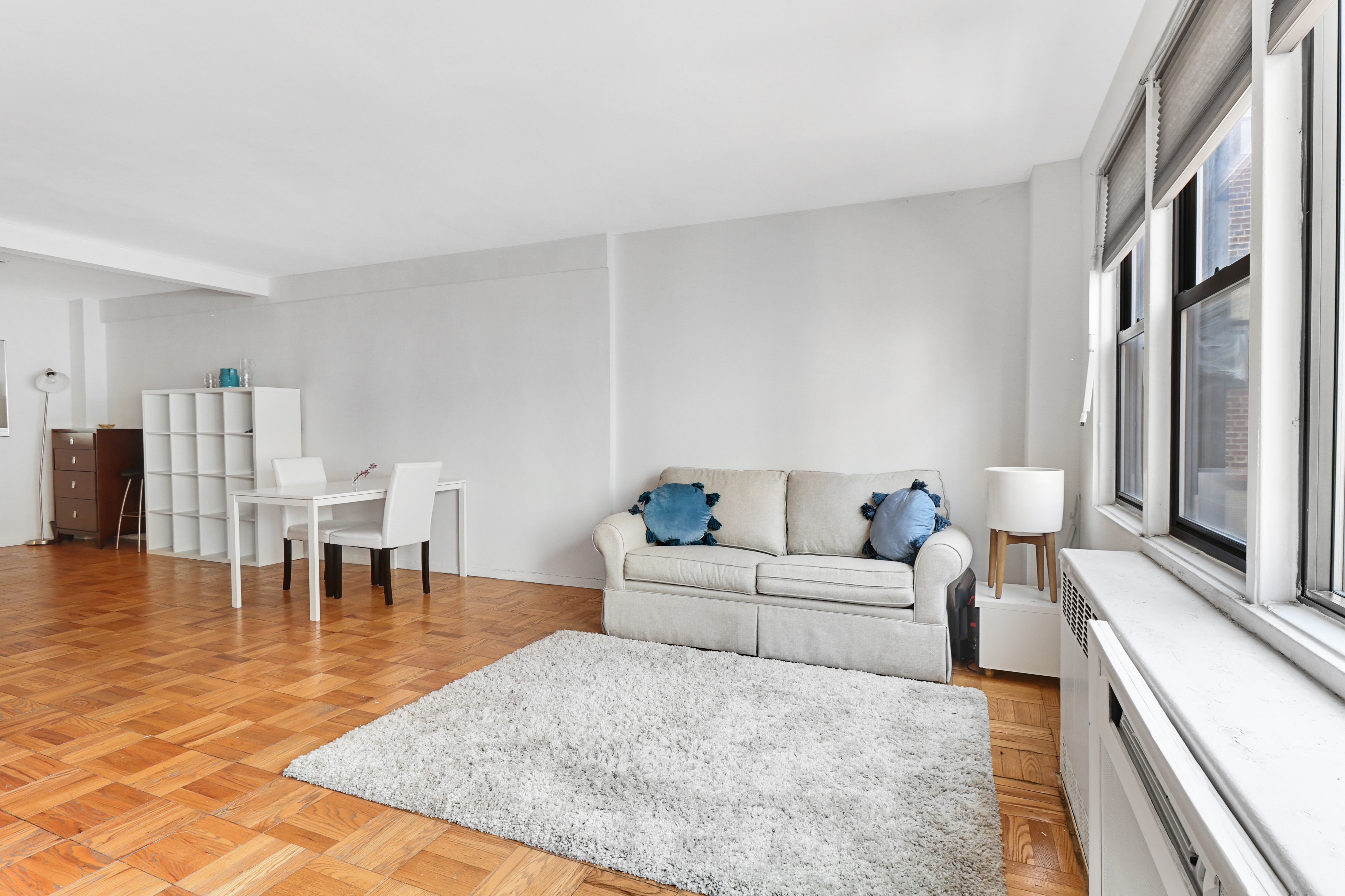 241 East 76th Street, Unit 6B Manhattan, NY 10021 - Photo 2 of 10