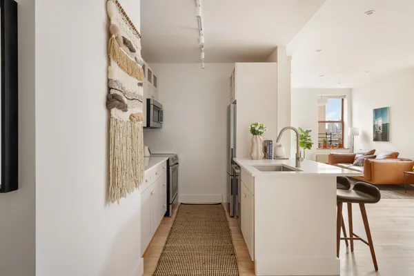 $1,450,000 | 60 Tiffany Place, Unit 3G | Columbia Street Waterfront