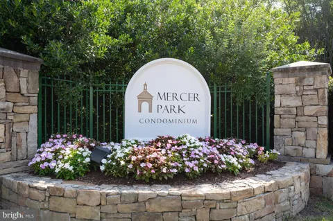 $320,000 | 24682 Byrne Meadow Square, Aldie, VA 20105