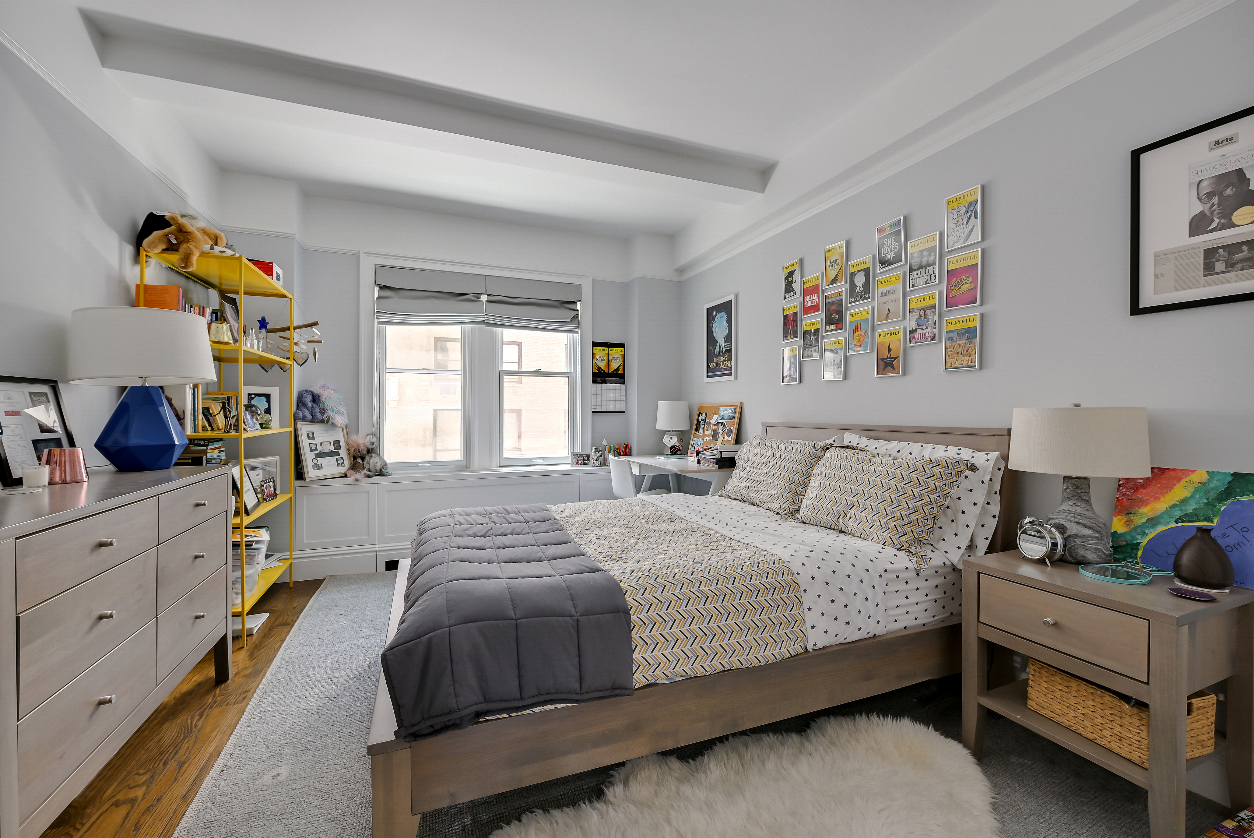 7 East 85th Street, Unit 5AB Manhattan, NY 10028 - Photo 8 of 12 a bedroom with a bed and a window