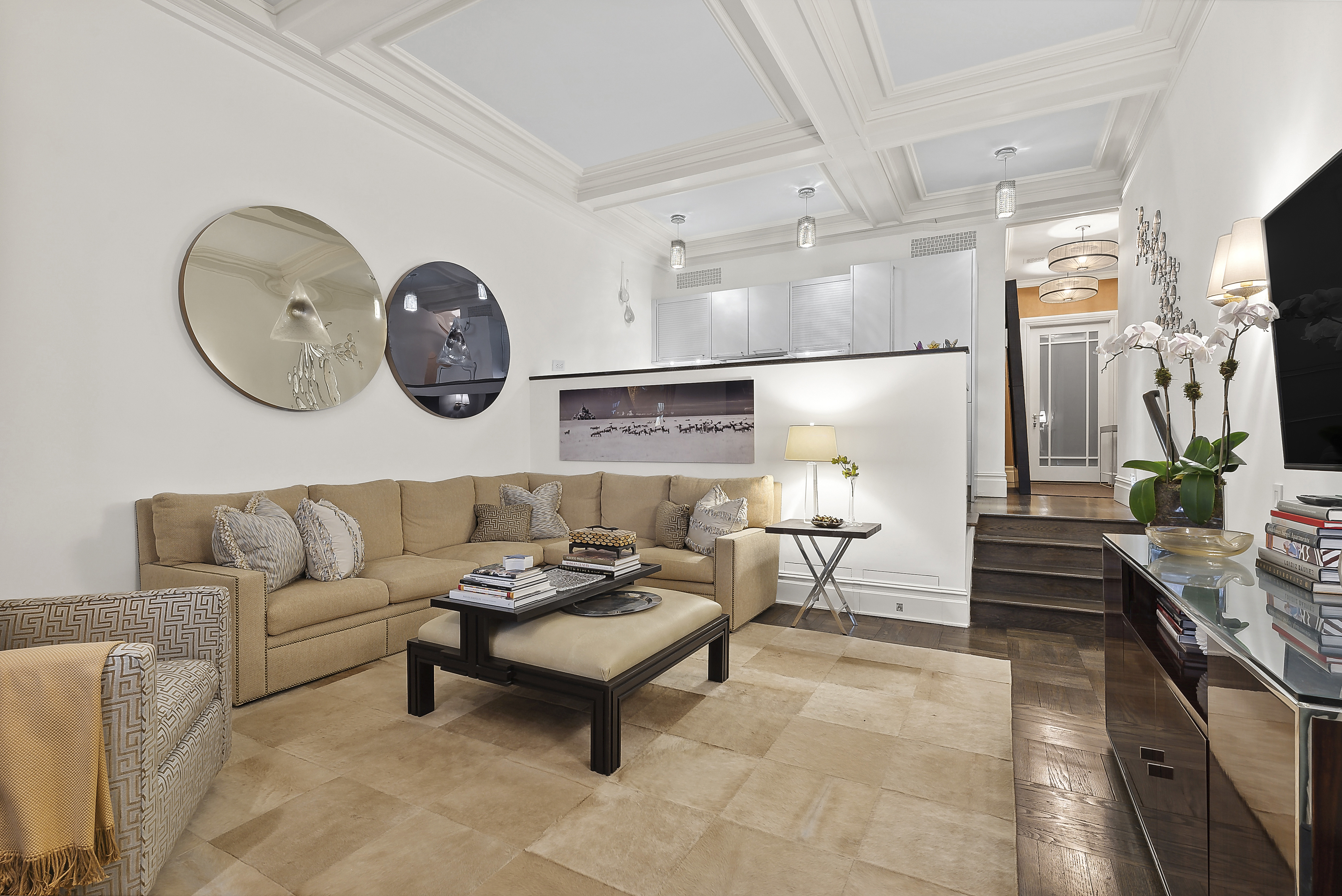 3 East 75th Street, Unit 1C Manhattan, NY 10021 - Photo 2 of 7 a living room with furniture