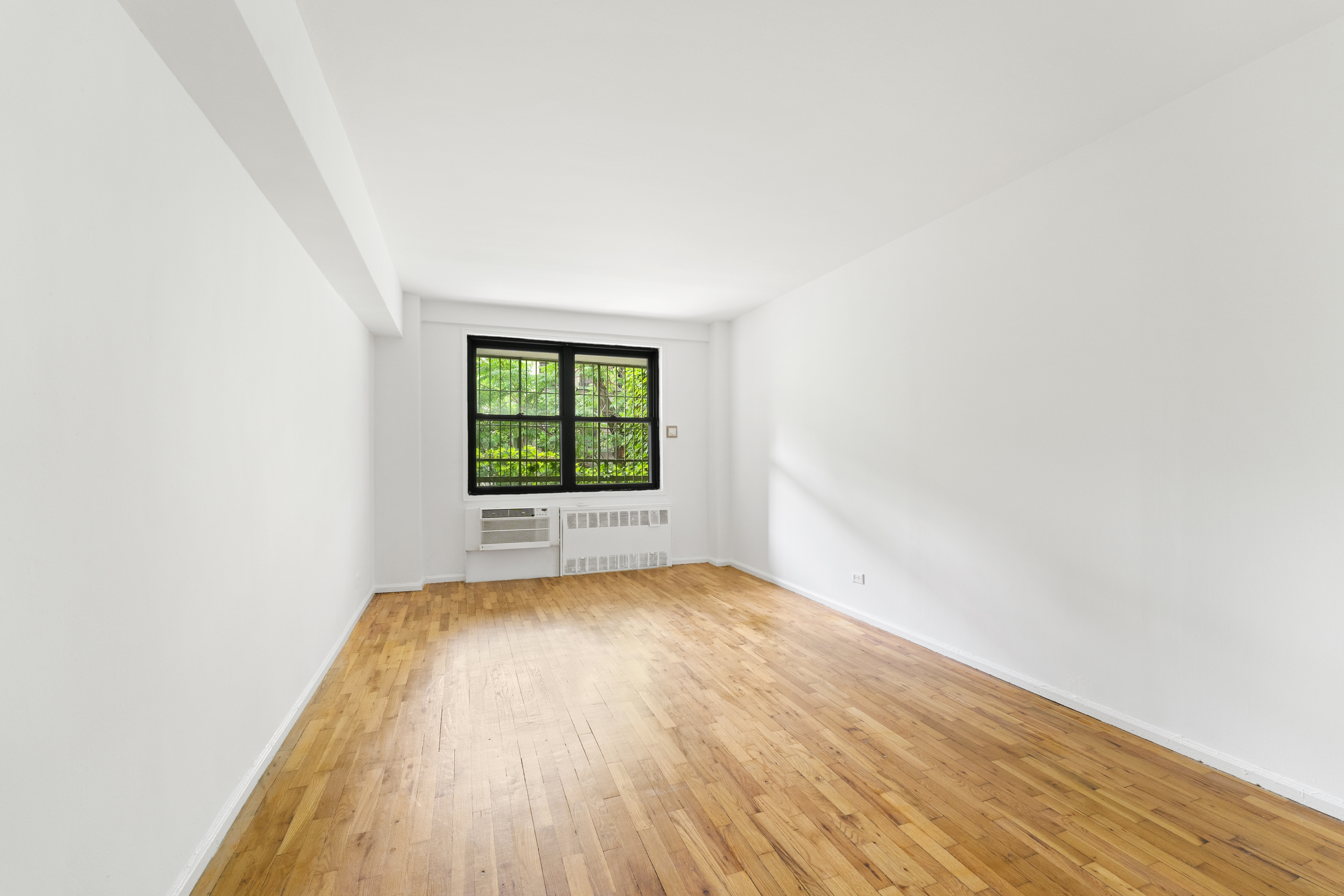 408 West 57th Street, Unit 3D Manhattan, NY 10019 - Photo 6 of 11